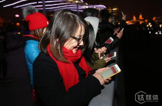 1800萬(wàn)人參與的紅包照片 如何避免成傳黃利器？